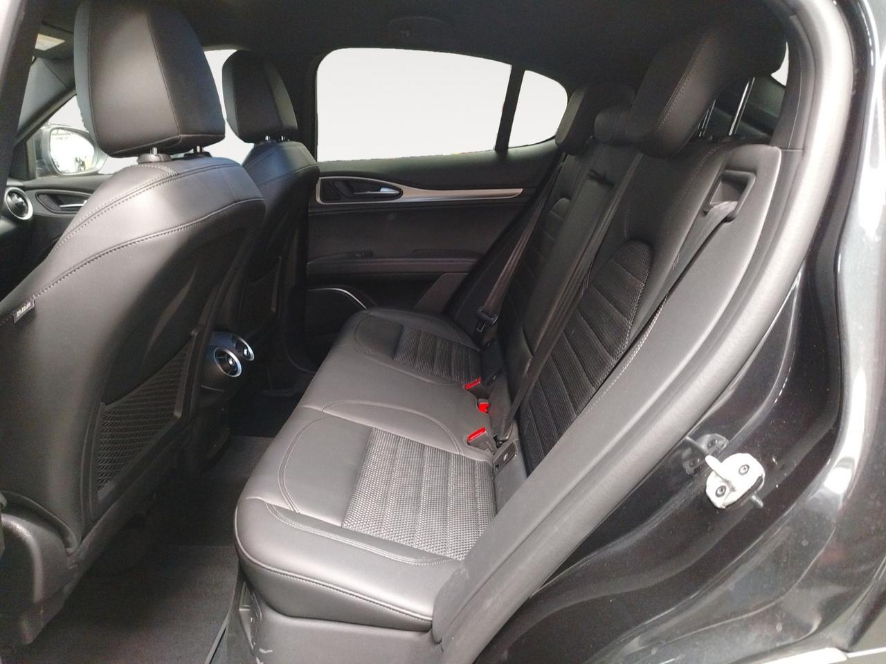 Alfa Romeo Stelvio 2.2 t Sprint rwd 160cv auto