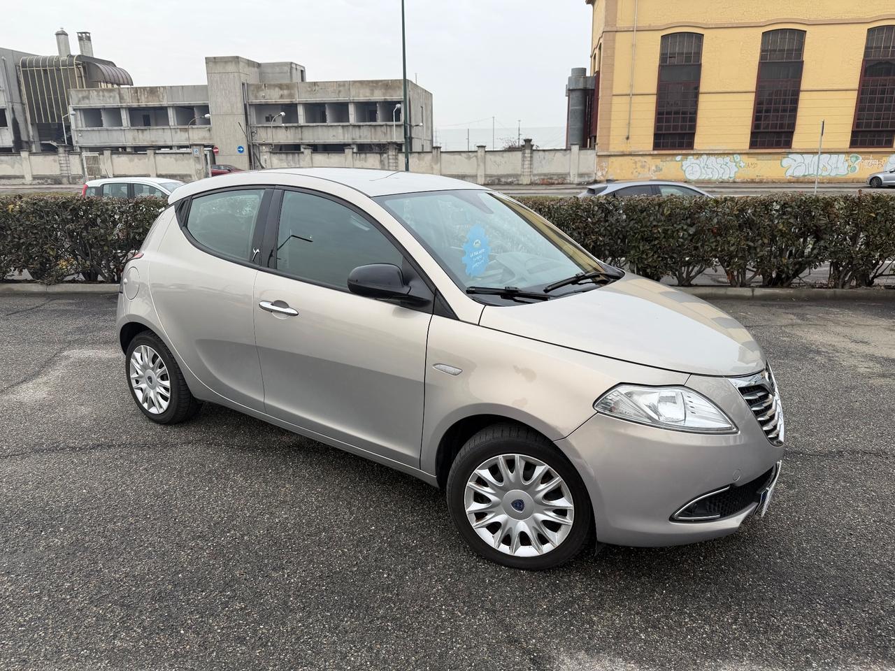 Lancia Ypsilon 1.2 69 CV 5 porte S&S Platinum