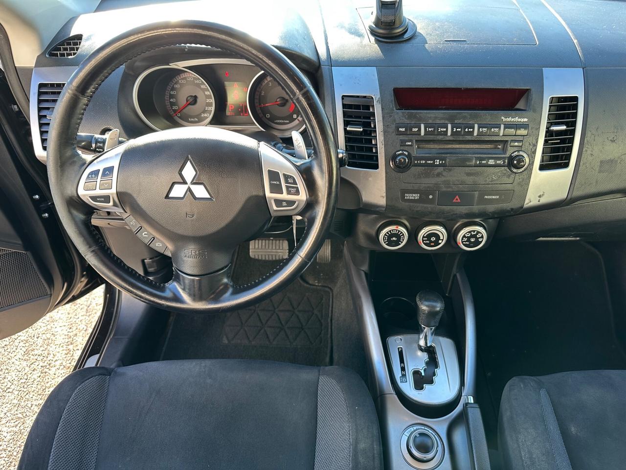 Mitsubishi Outlander 2.4 MIVEC Instyle 7 p.ti