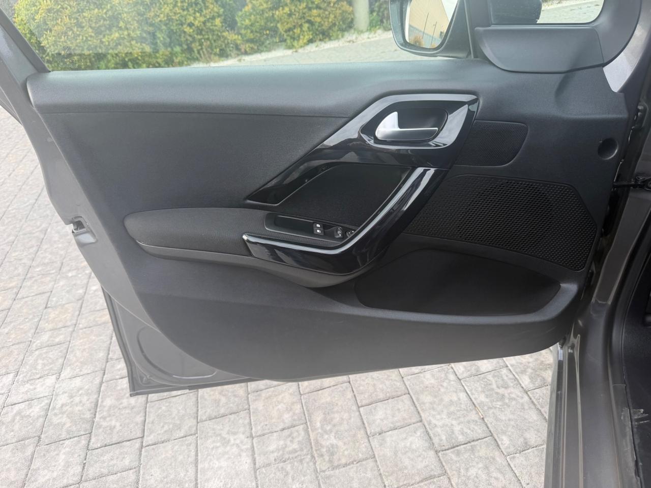 Peugeot 208 BlueHDi 75 5 porte Allure