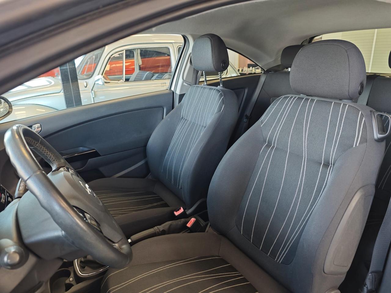 Opel Corsa 1.2 3 porte b-color
