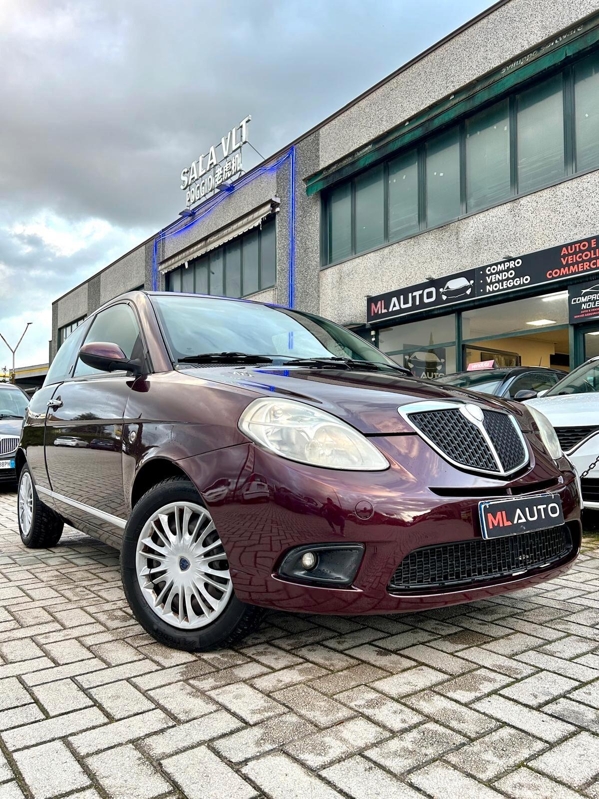 Lancia Ypsilon 1.3 MJT 75 CV Platino