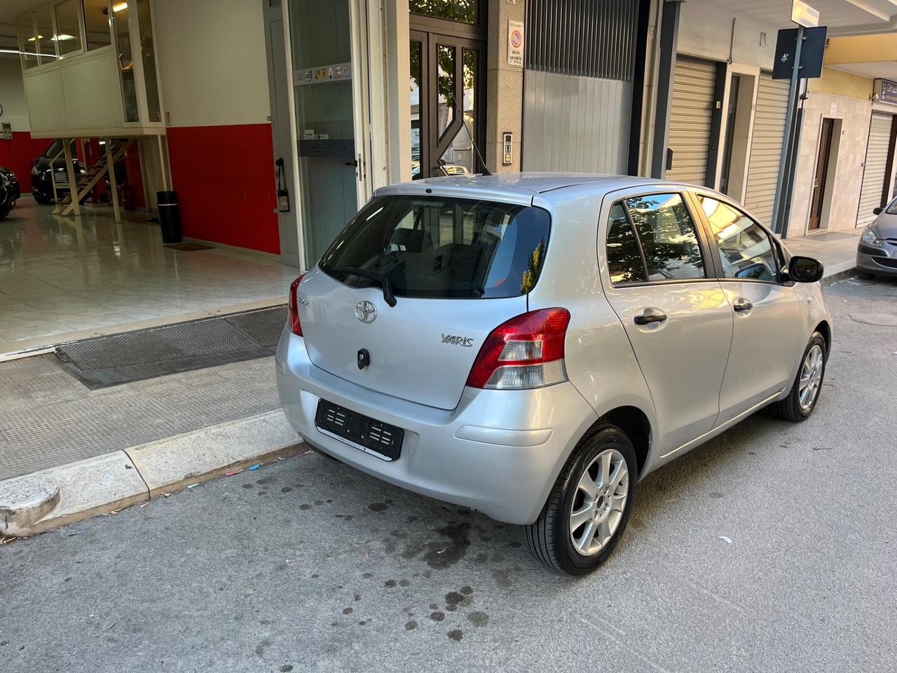 Toyota Yaris 1.0 3 porte Sol