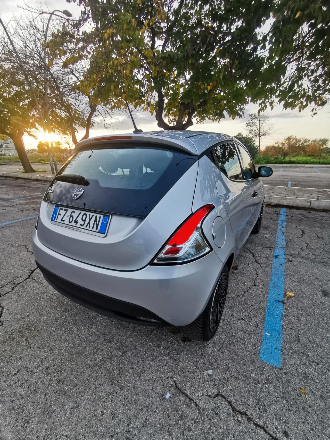 Lancia Ypsilon 1.2 69 CV 5P. S&S Gold 2020