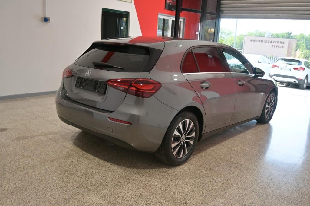 MERCEDES-BENZ A 180D NEW 115CV AUTOMATC BUSINESS LINE ( FARI LED - CRUISE - PELLE - NAVI PREMIUM - PARK ASSIST - TELECAMERA POST. ) CC. 1.950