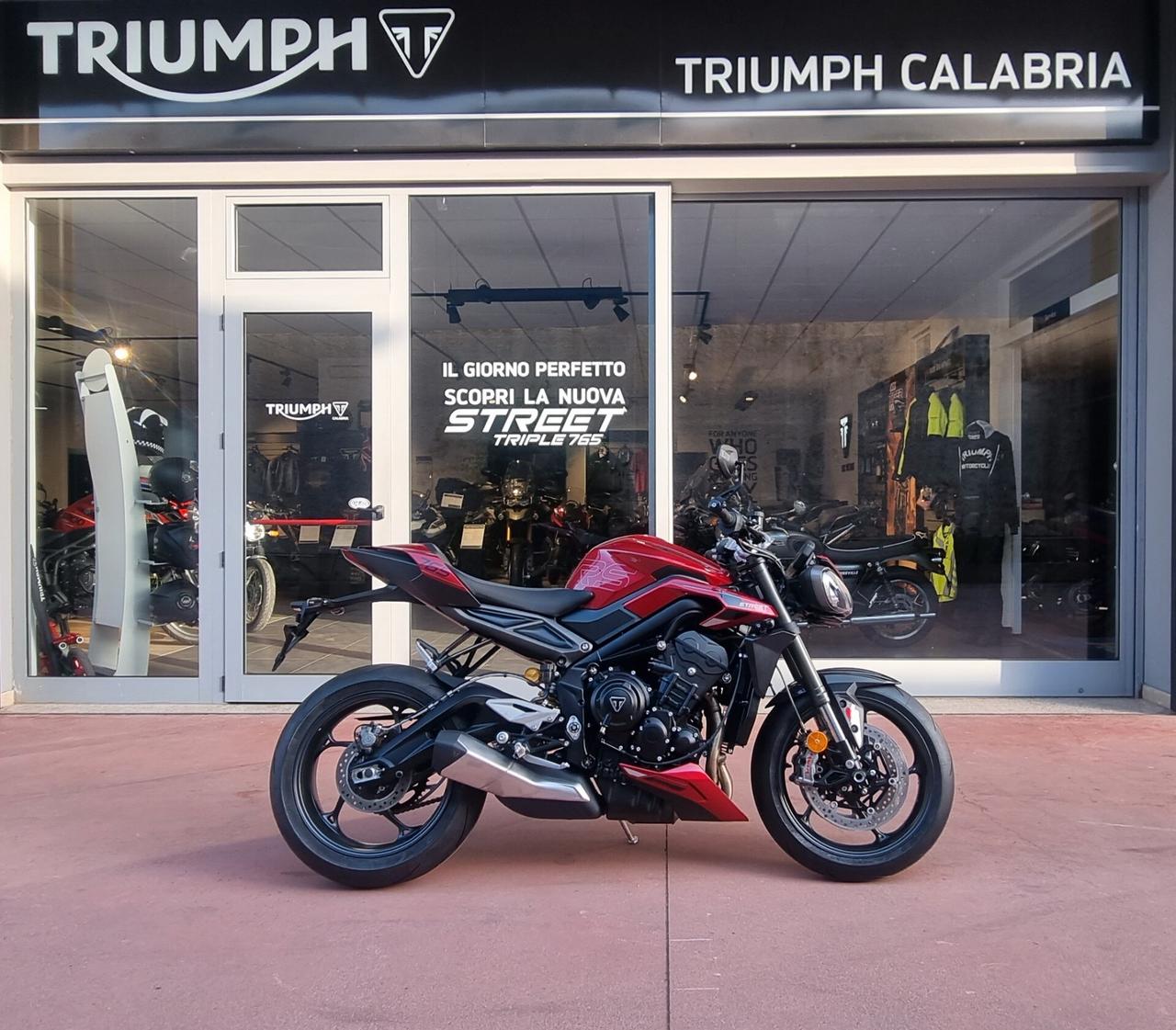 NUOVA STREET TRIPLE RS