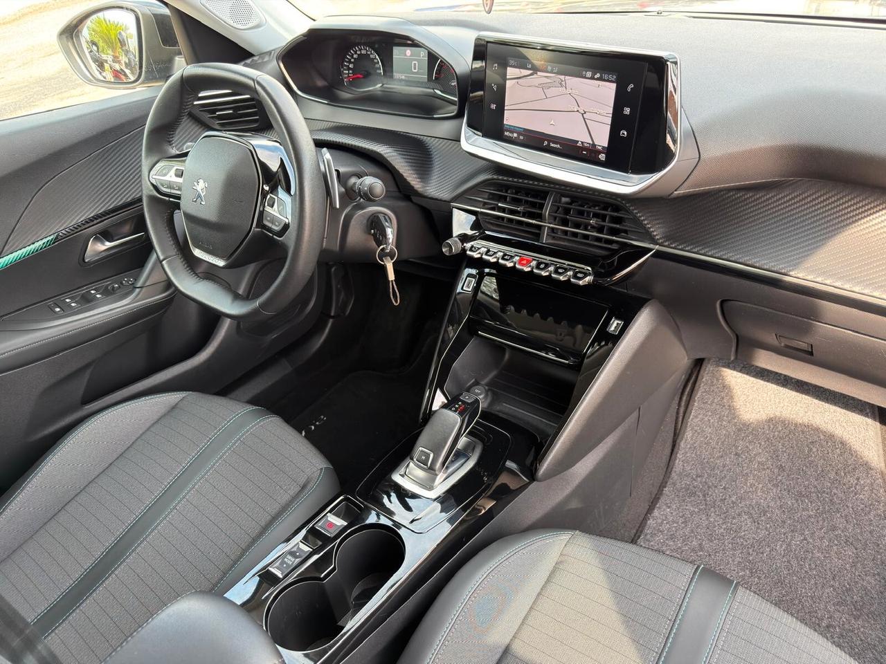 Peugeot 2008 1.5 Hdi 130cv EAT8 Allure 2022 Automatica