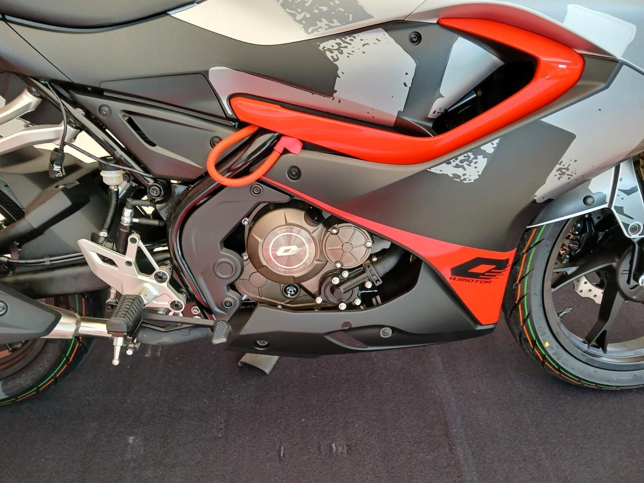 Qj Motor SRK 125 R-NUOVA- 4 ANNI DI GARANZIA