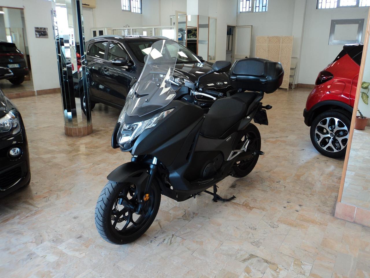 Honda Integra 750