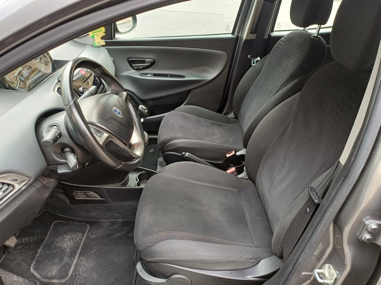 Lancia Ypsilon 1.2 PER NEOPATENTATI