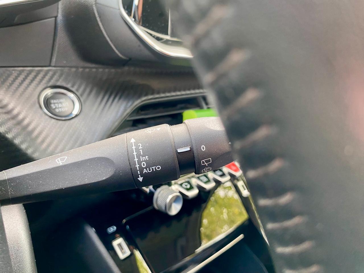 Peugeot 2008 1.2 puretech Active Pack 130cv CINGHIA SOSTITUITA