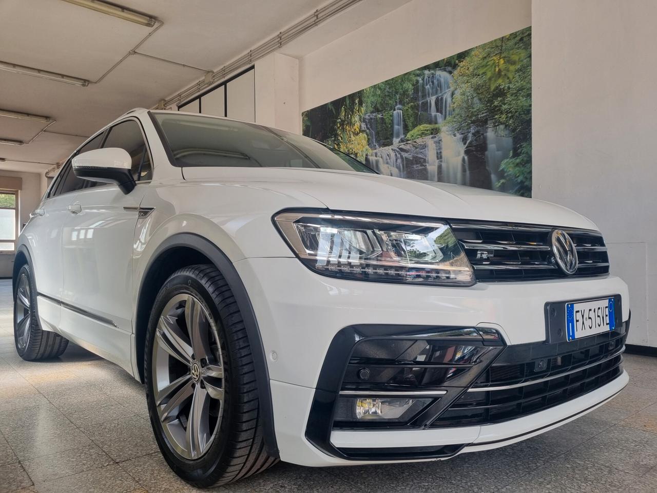Volkswagen Tiguan 1.6 TDI SCR R-Line, TELECAMERA, UNICOPROPRIETARIO