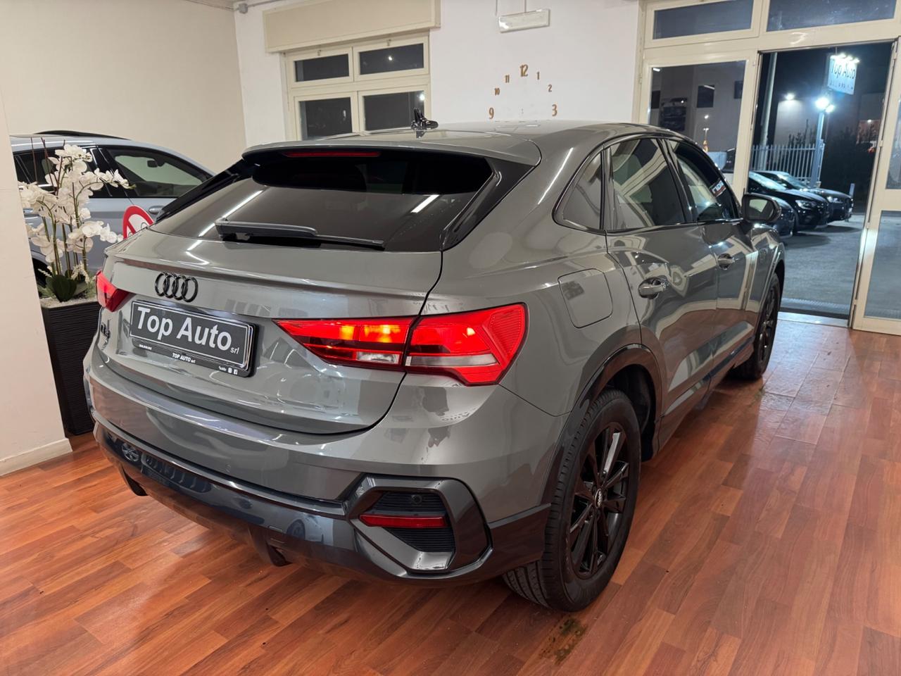 AUDI Q3 SPB 35 TDI S TRONIC IDENTITY BLACK