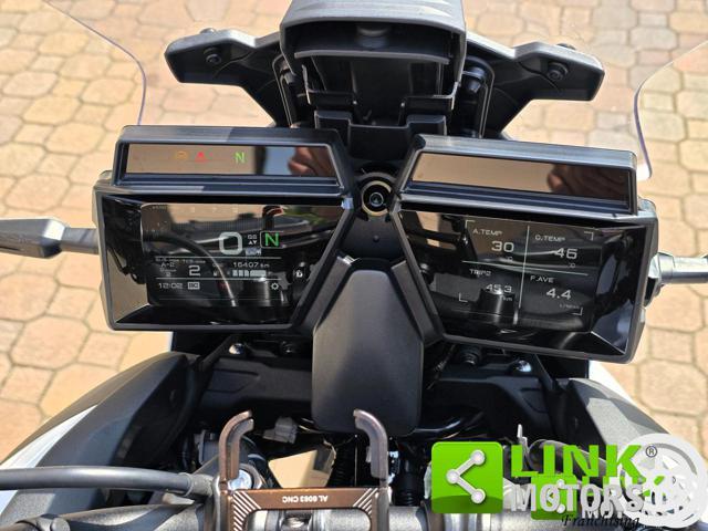 YAMAHA Tracer 9 GT Tris Quick-Shifter Tris di borse originali.