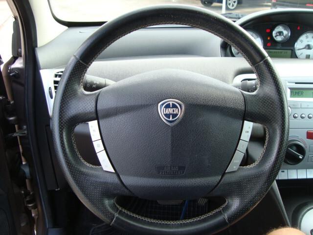 Lancia Ypsilon 1.3 MJT 75 CV Automatica