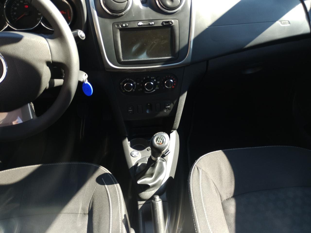 Dacia Sandero 1.2 Laureate Gpl 75cv
