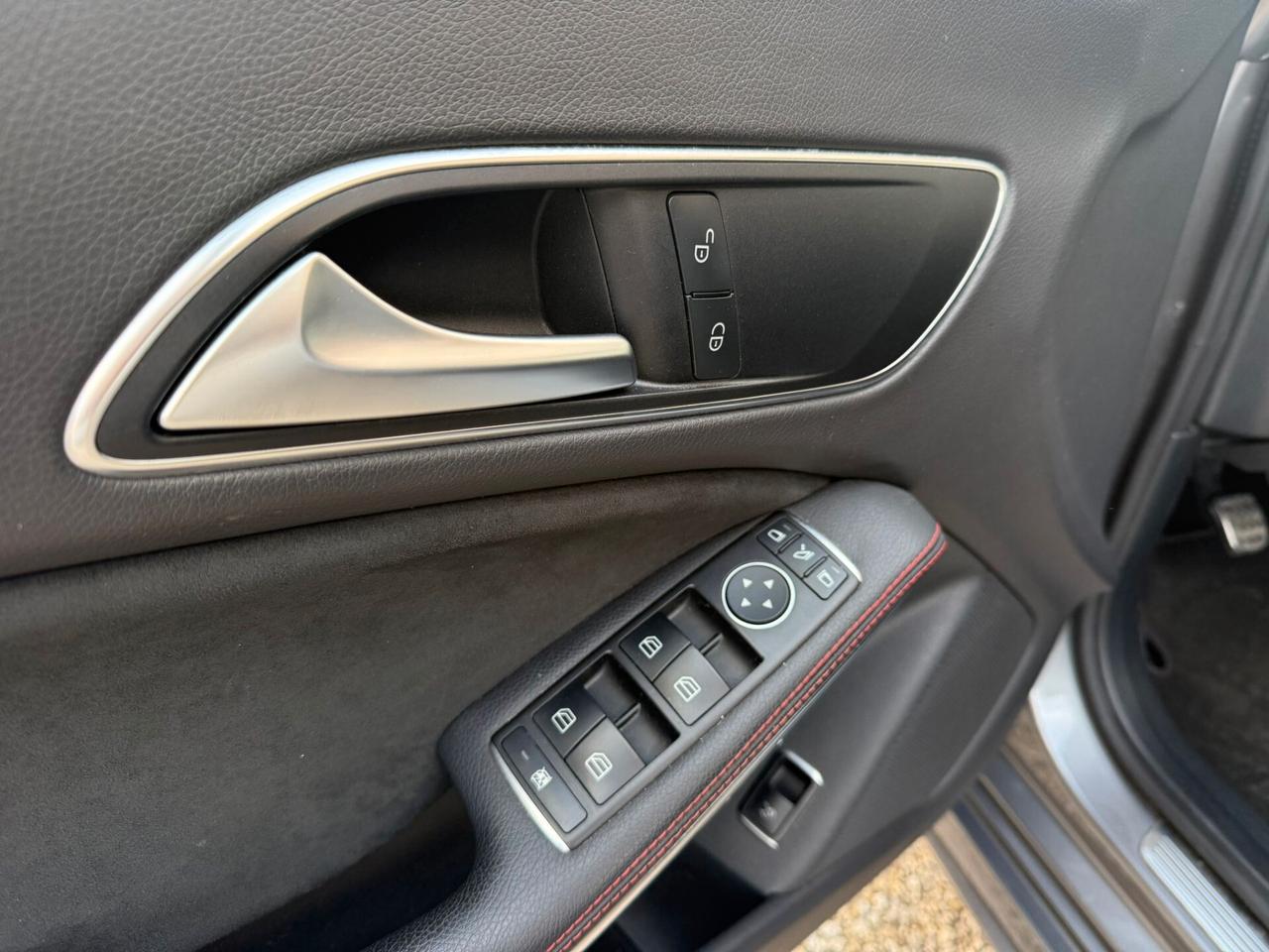 Mercedes-benz CLA 200 d Premium Amg 72000km