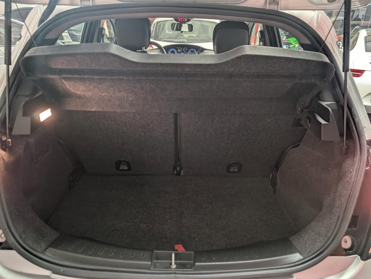 Lancia Ypsilon 0.9 TwinAir 85 CV 5 porte Metano Ecochic Silver