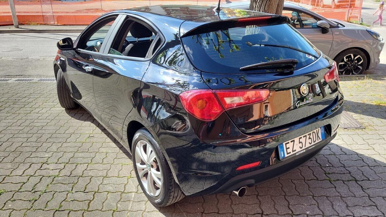 Alfa Romeo GIULIETTA 1,6 JTDM-2-UNICO PROPRIETARIO