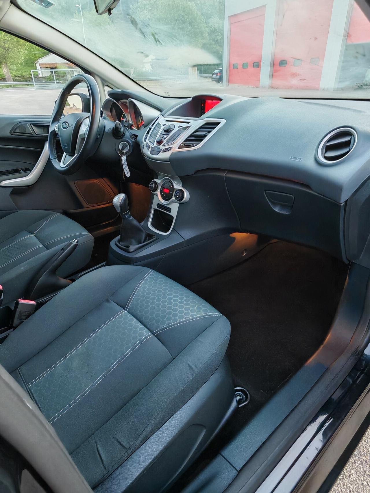 Ford Fiesta 1.4 TDCi 5p. Titanium