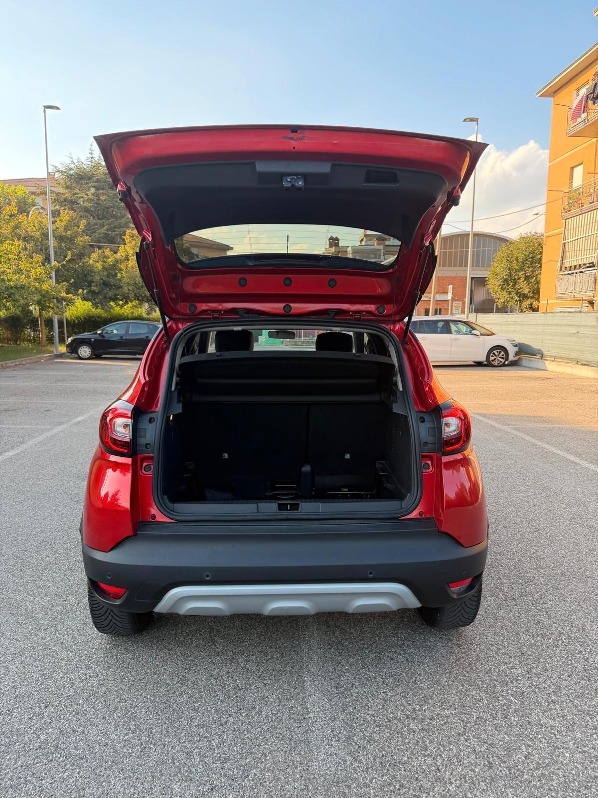 Renault Captur 1.3 TCE - AUTOMATICA - NAV. - 12 MESI DI GARANZIA -