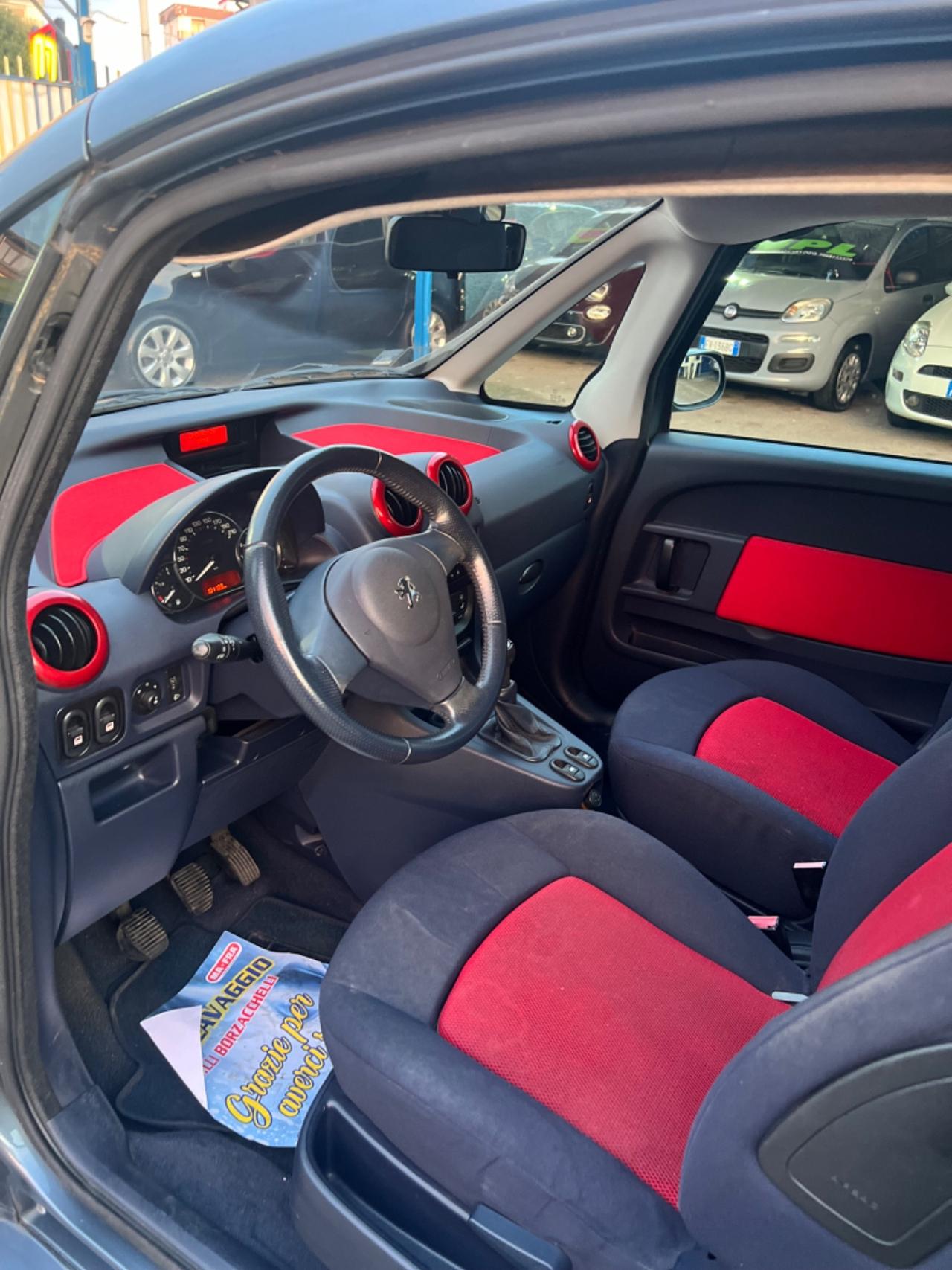 Peugeot 1007 1.4 Happy