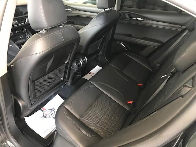 Alfa Romeo Stelvio 2.2 Turbodiesel 210 CV AT8 Q4 Executive PALETTE AL VOLANTE + CARBONIO INTERNO