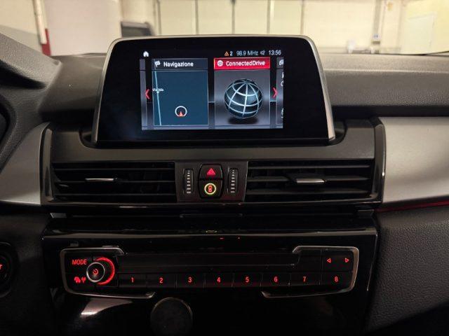 BMW 220 i Active Tourer Advantage