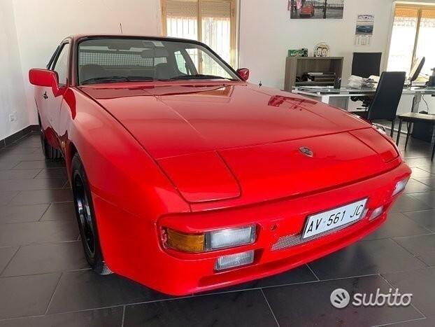 Porsche 944