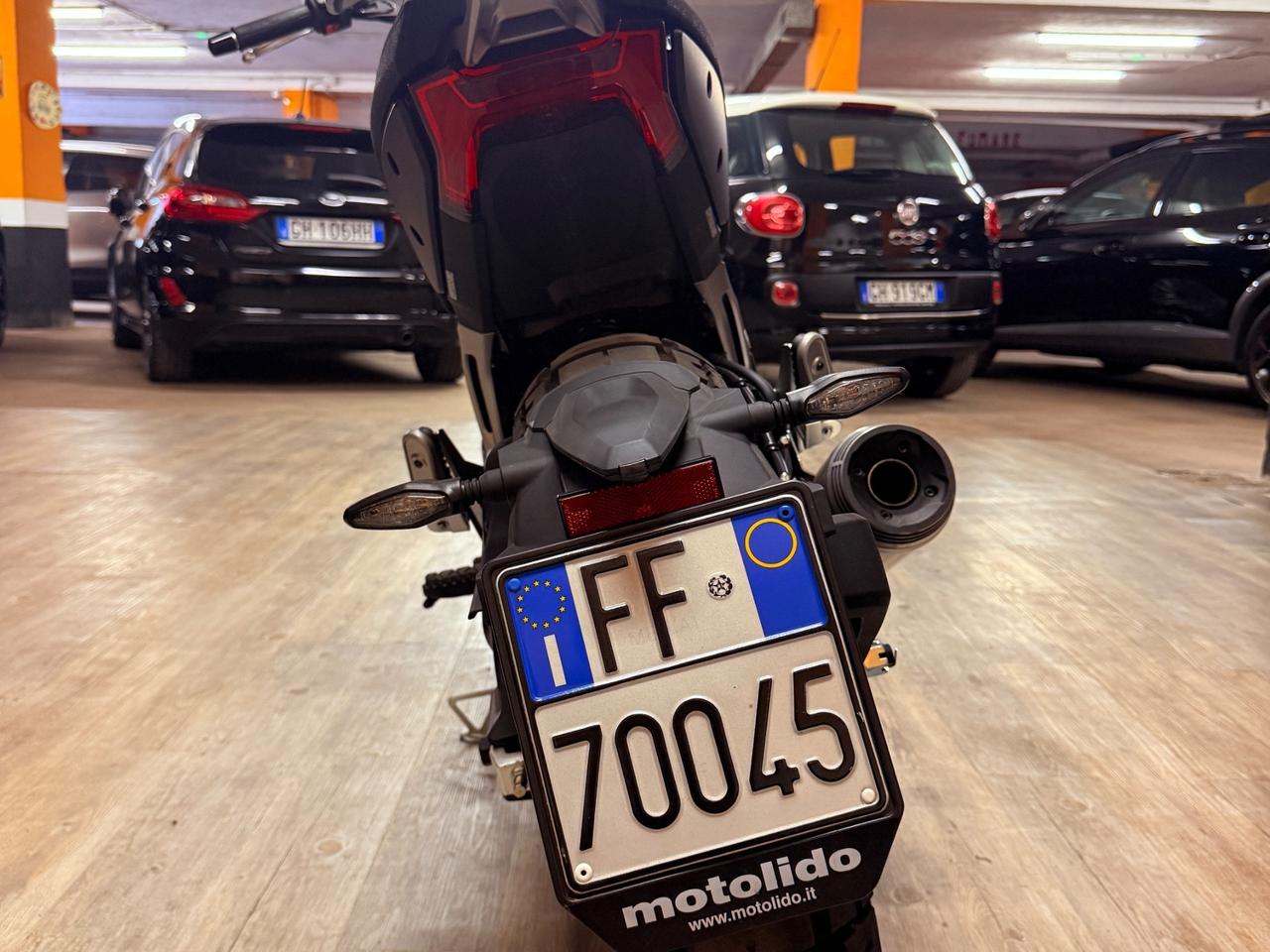 MERAVIGLIOSA CF-MOTO CON SOLI 2332 KM UNICO PROPRIETARIO