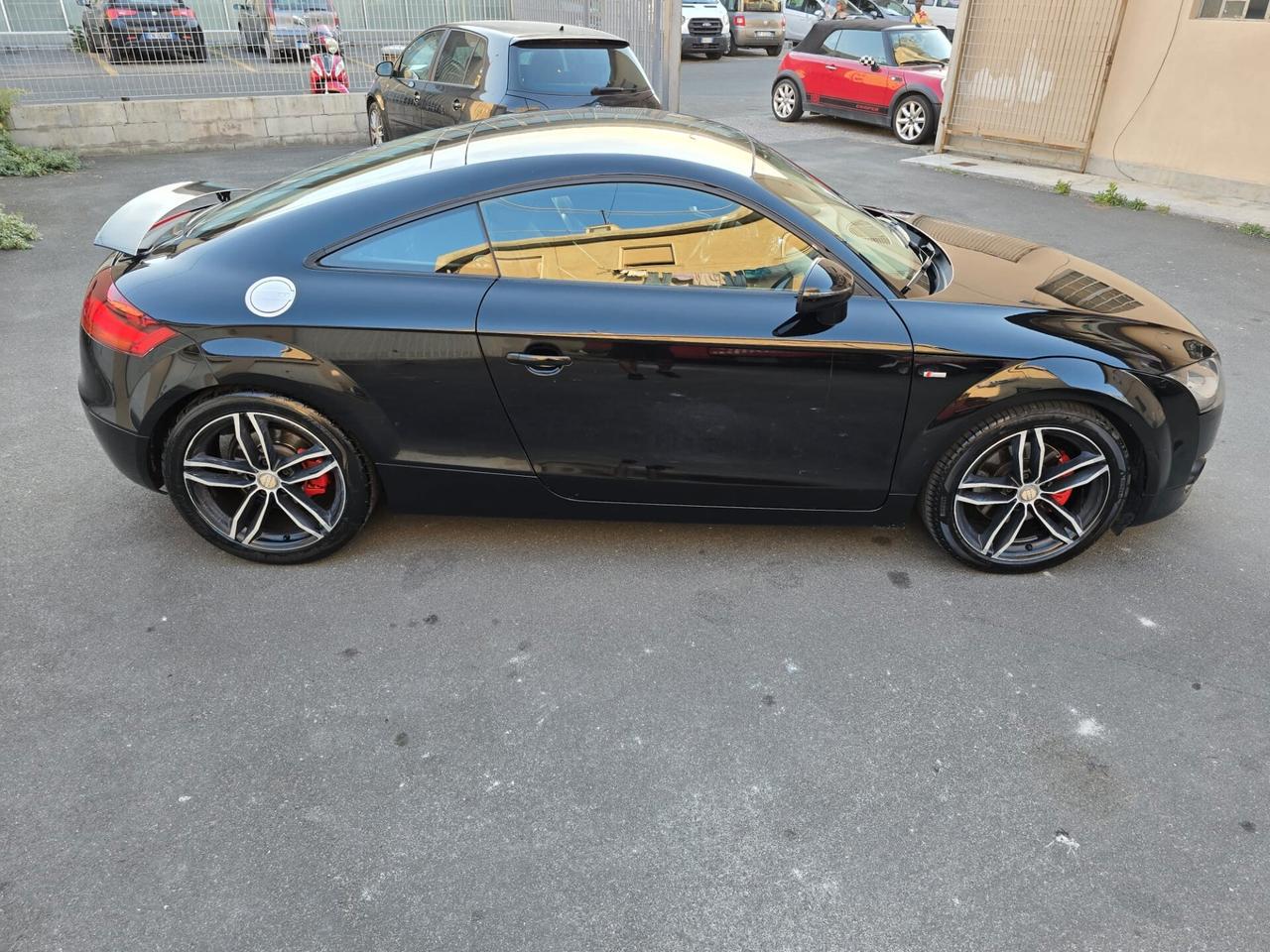 Audi TT Coupé 2.0 TFSI possibilita 12 mesi garanzia