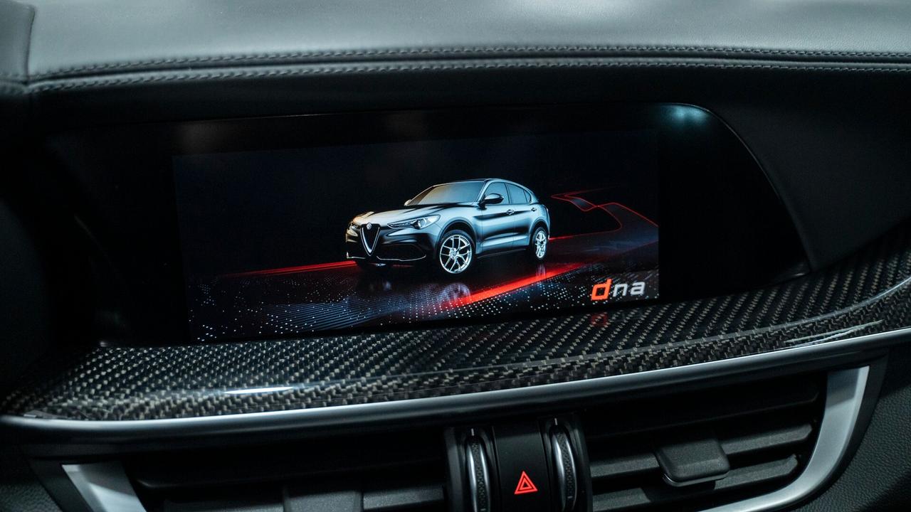 Alfa Romeo Stelvio VELOCE 2.2 Ti Q4 210 CV 20" TETTO CARBON AUTO XENON FULL OPTIONAL