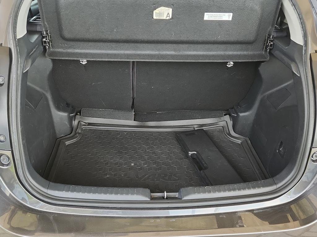 Toyota Yaris 1.5 hybrid Business