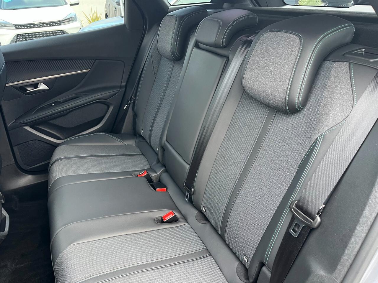 Peugeot 3008 BlueHDi 130 S&S EAT8 Allure Pack Automatic