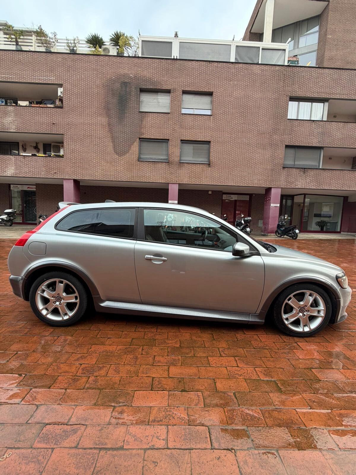 Volvo C30 2.4 D5 aut. R-DESIGN