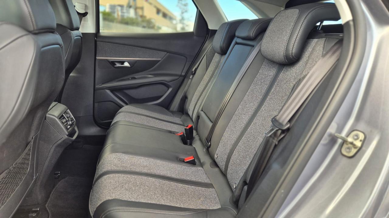 Peugeot 3008 BlueHDi 130 S&S Allure