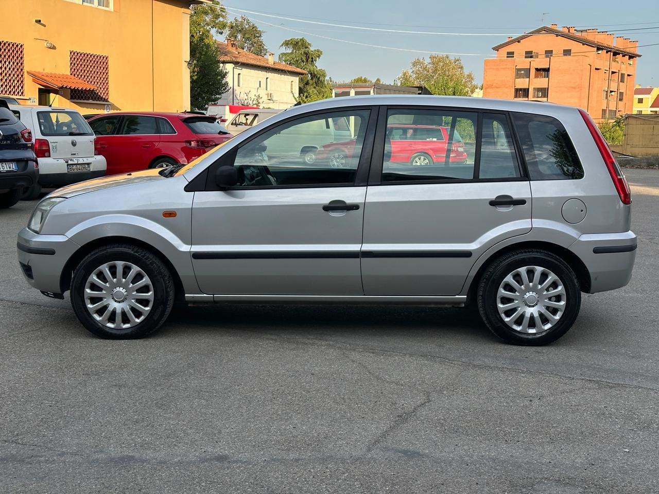 Ford Fusion 1.4 16V 5p. Leather