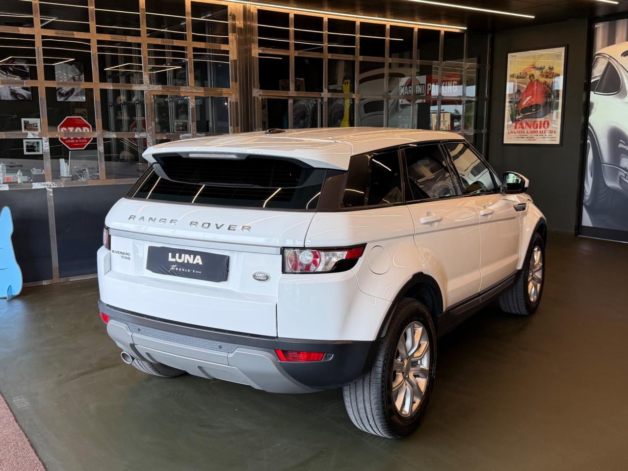 Land Rover Range Evoque 2.2 TD4 5p. Pure