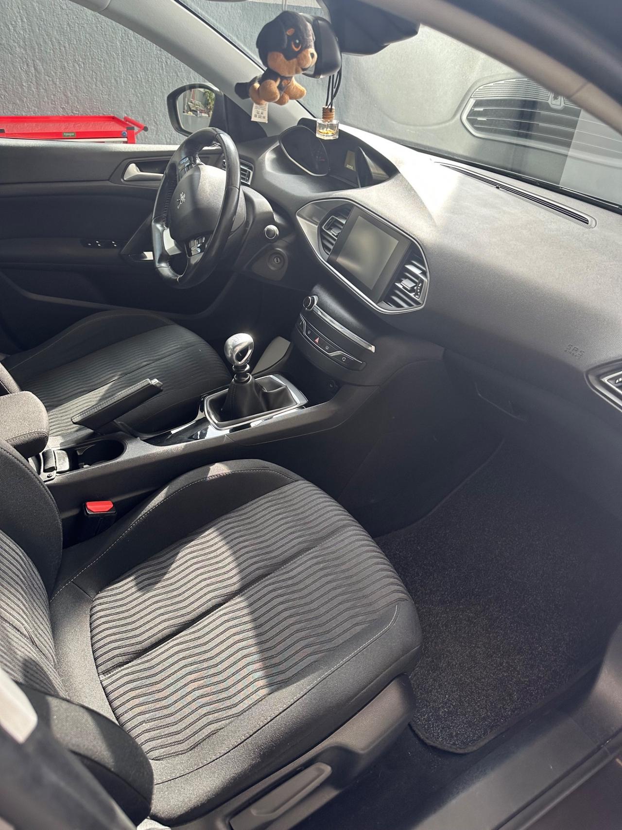 Peugeot 308 BlueHDi 120 S&S EAT6 Business