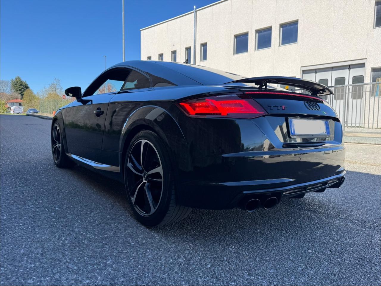 Audi TTS S tronic Quattro