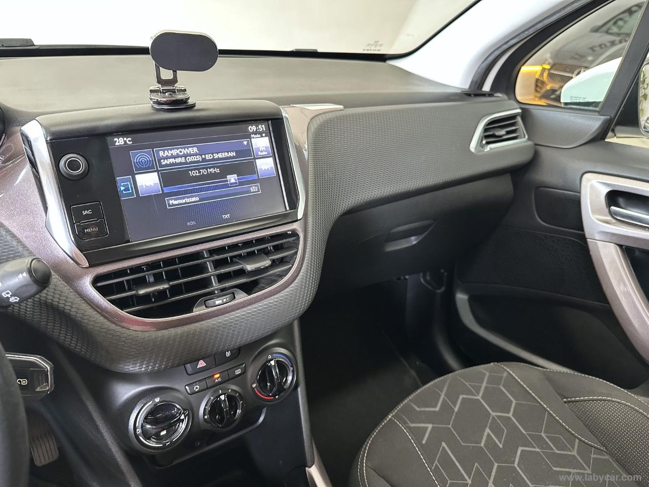 PEUGEOT 2008 PureTech 82 Active TAGL CERT*UNIPRO
