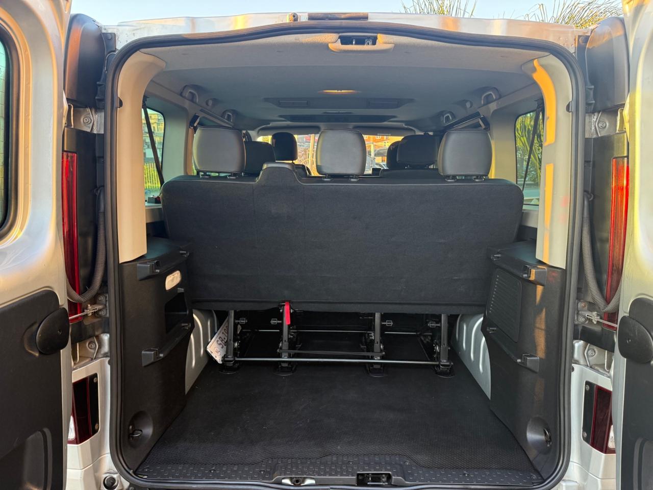 Opel Vivaro 9 POSTI DIESEL 120 CAVALLI