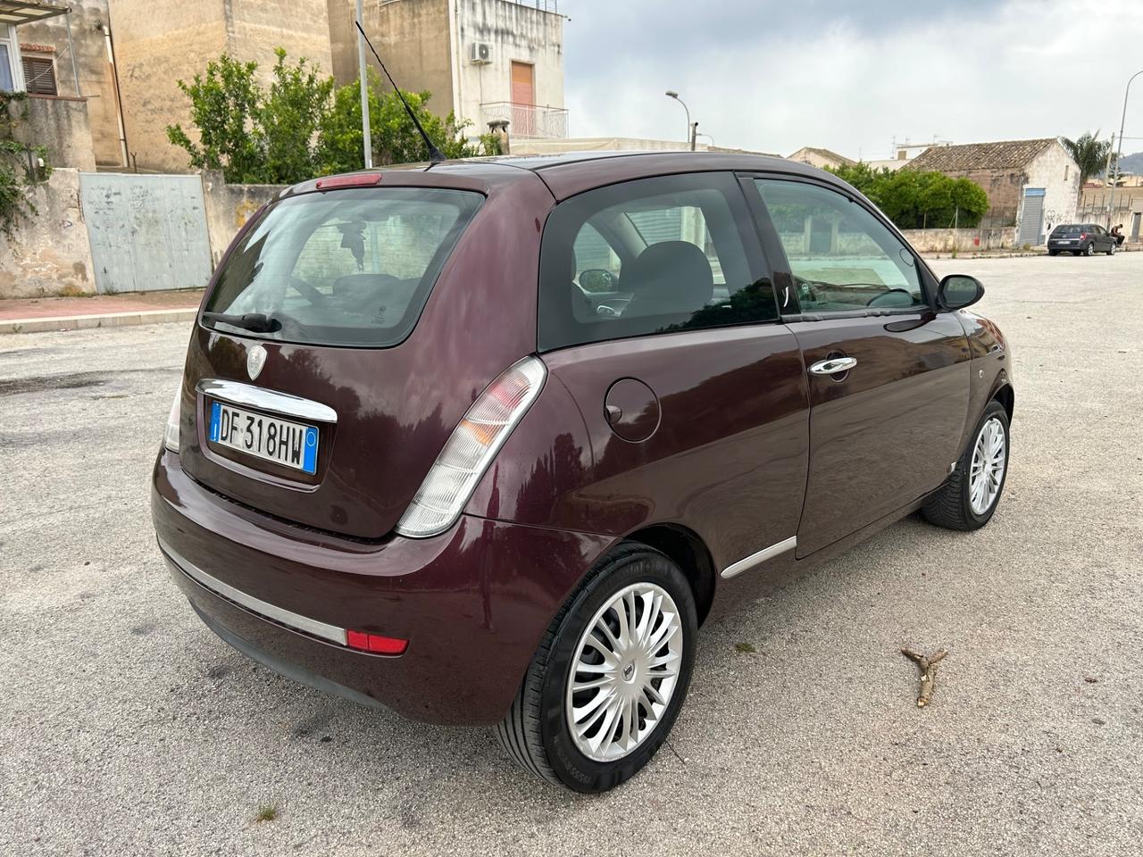 Lancia Ypsilon 1.3 MJT 90 CV Platino