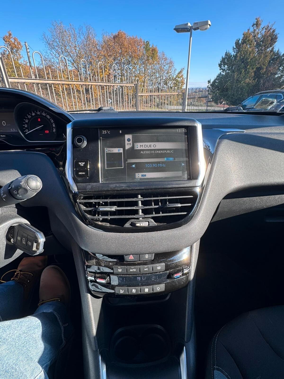 PEUGEOT 208 1.2 VTi 82CV 5p Allure 11/2013