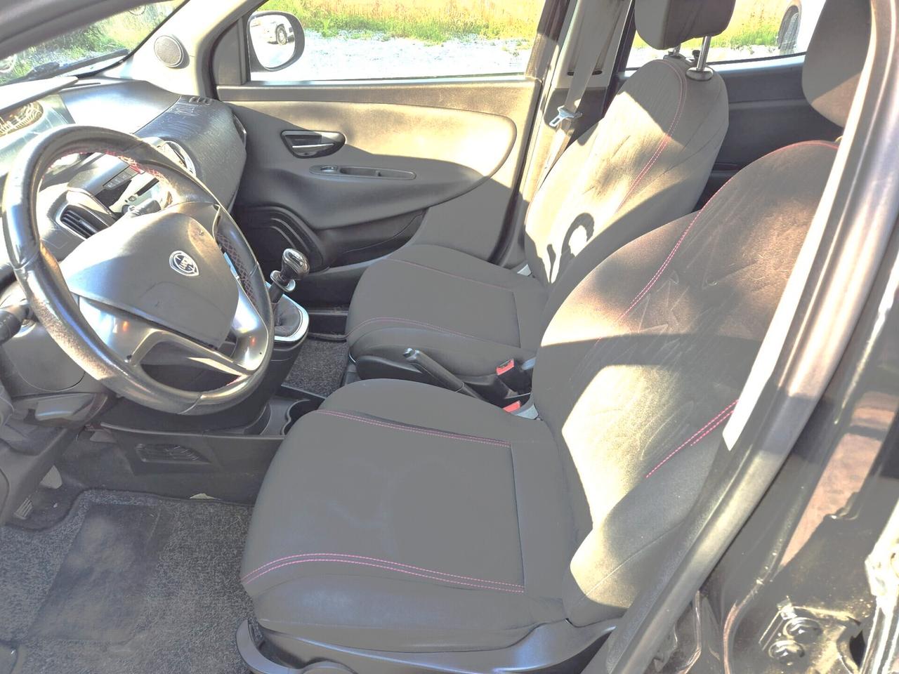 Lancia Ypsilon 0.9 TwinAir 85 CV 5 porte S&S DFN Gold