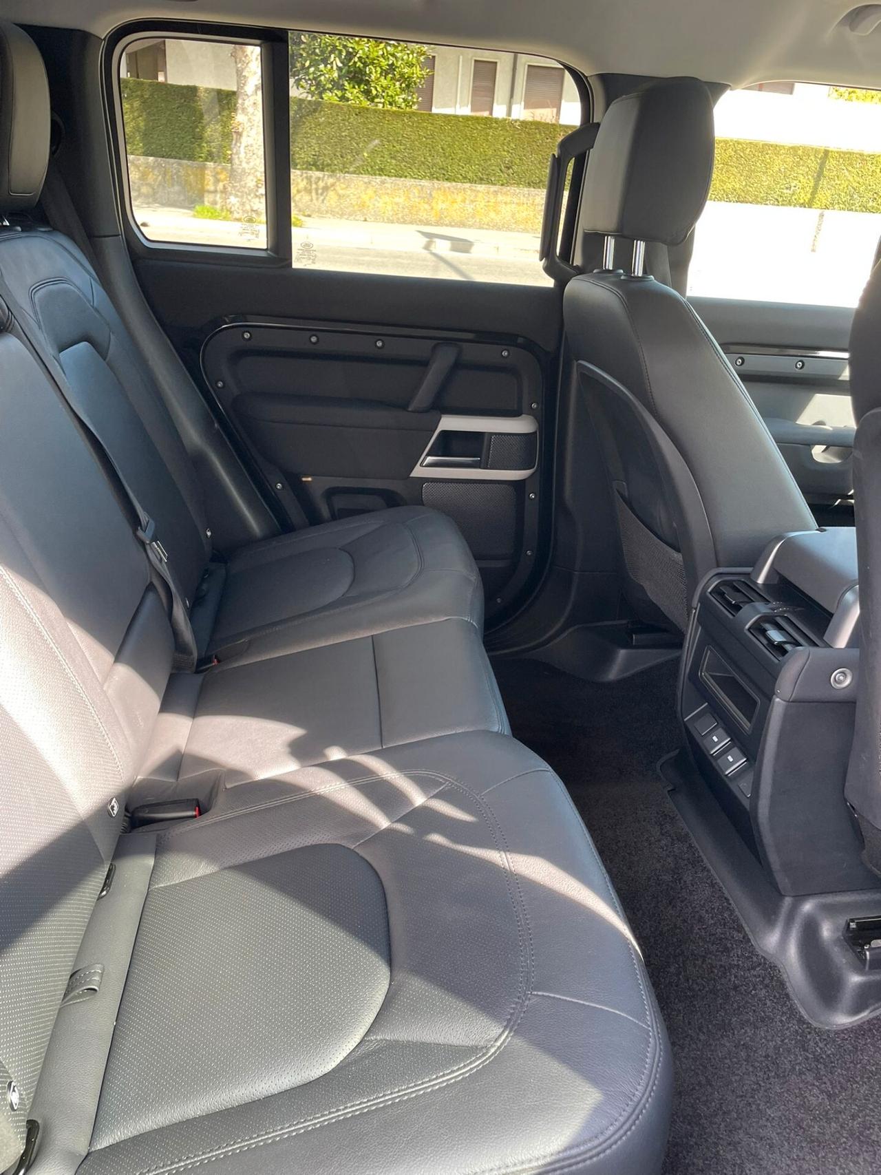 Land Rover Defender 110 3.0D I6 250 CV AWD Auto SE