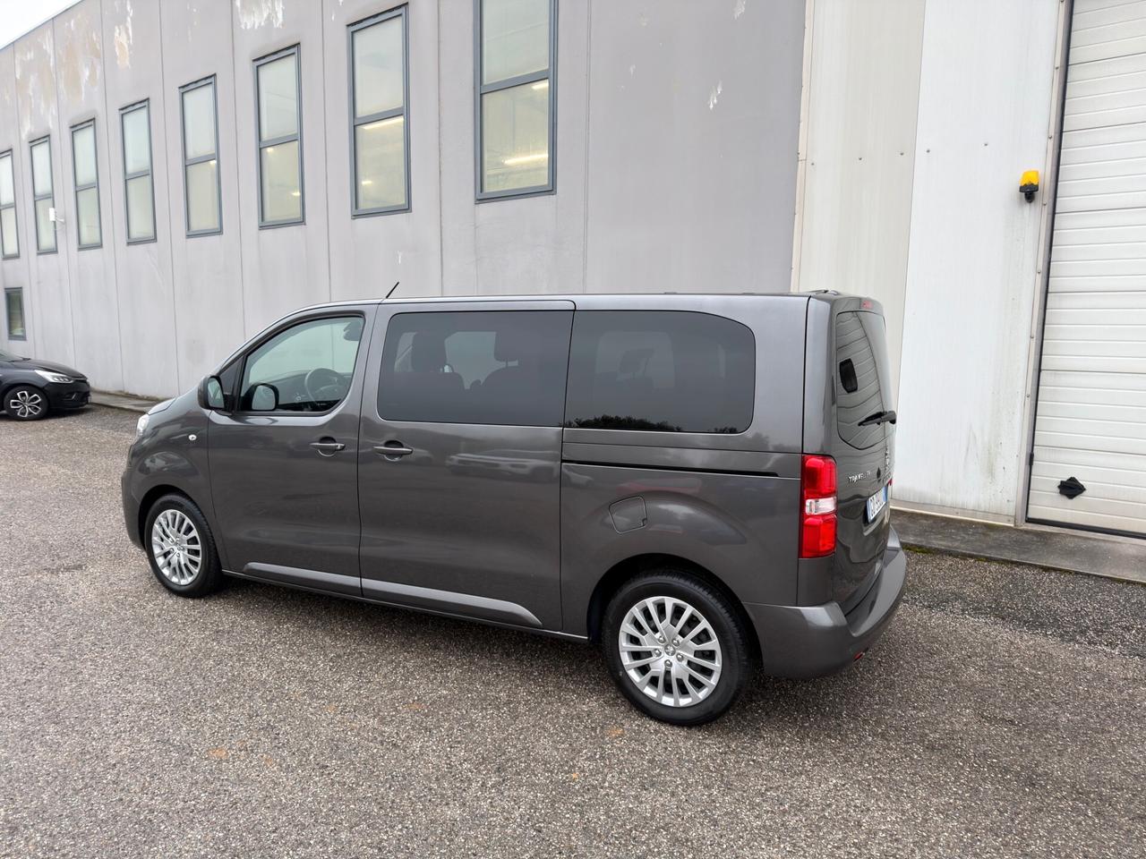 Peugeot Traveller BlueHDi 120 S&S EAT8 Standard Active