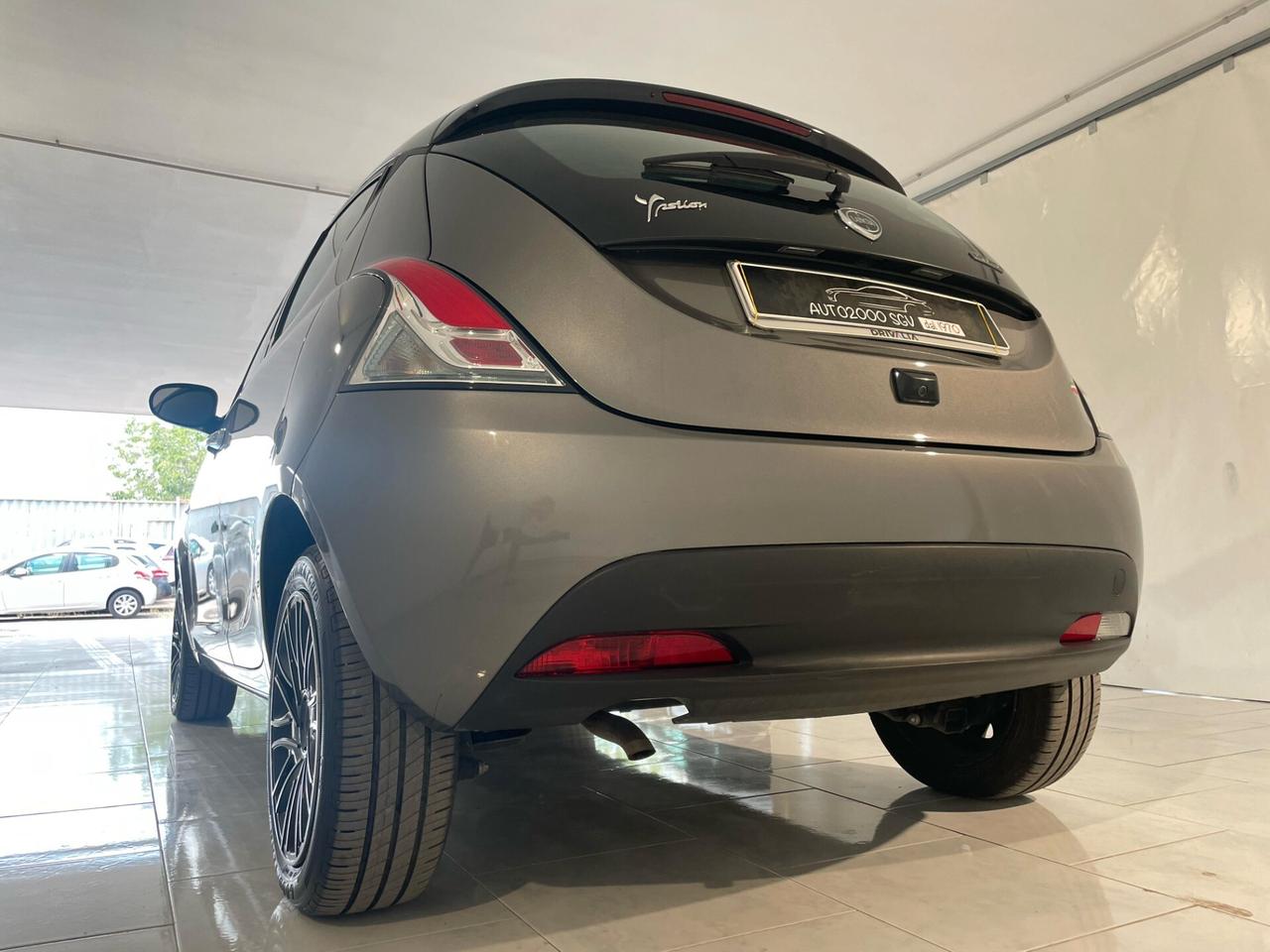 Lancia Ypsilon 1.0 FireFly 5 porte S&S Hybrid Alberta Ferretti