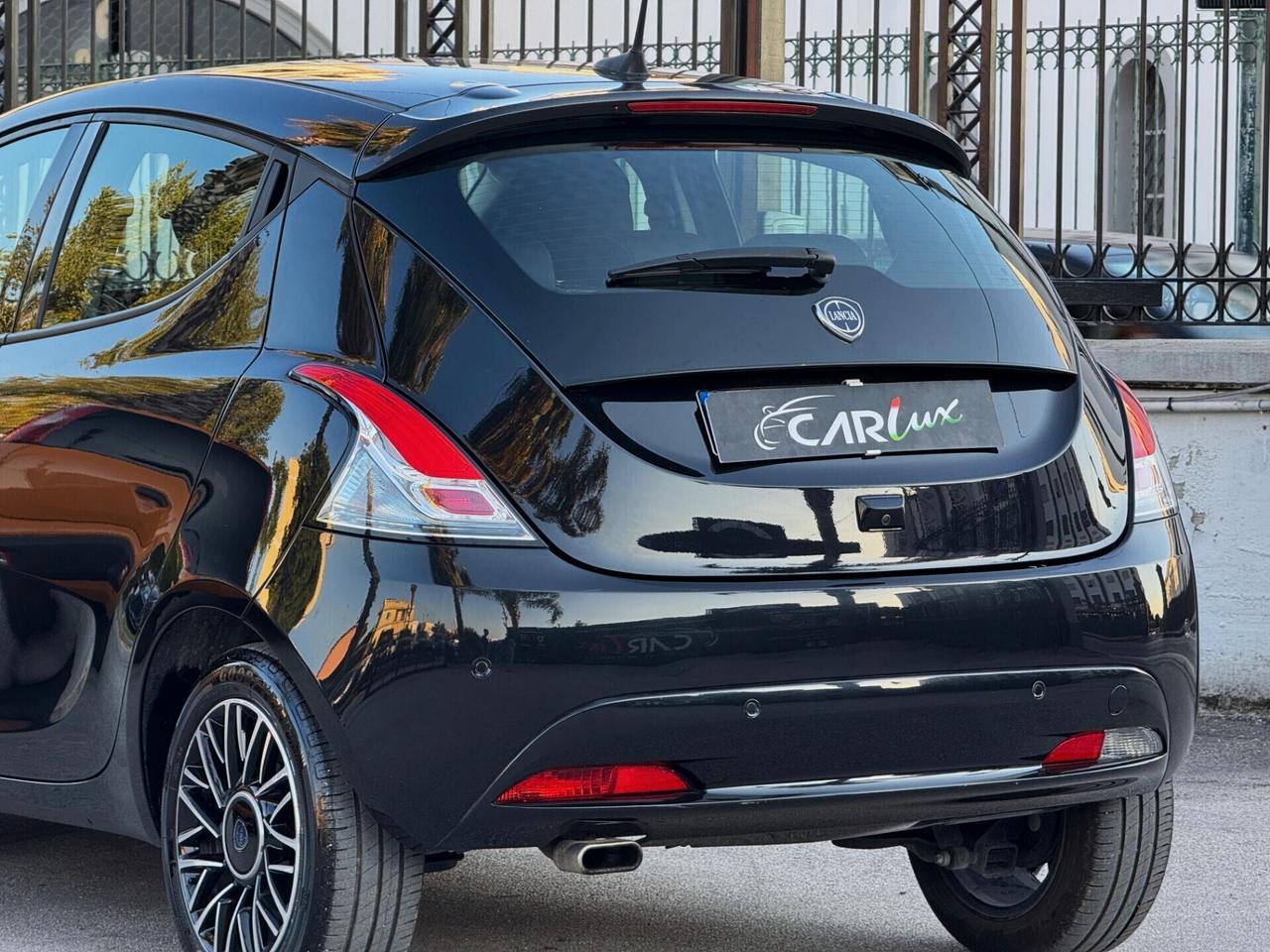 Lancia Ypsilon 1.0 Firefly Hybrid Gold Plus 70CV LED CAM