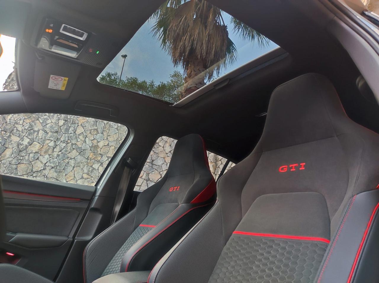 Volkswagen Golf GTI 2.0 TSI
